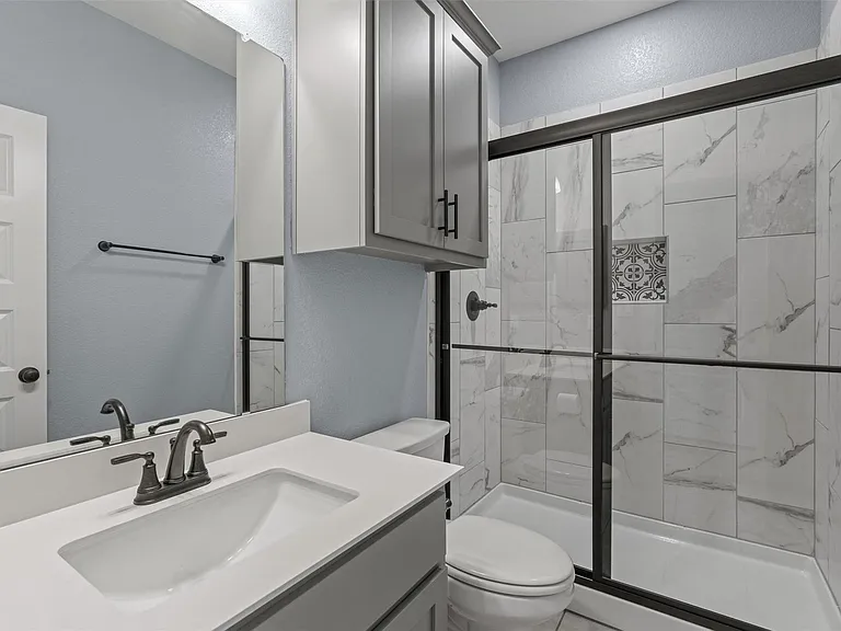 920 Hornsby Holw — Photo 21