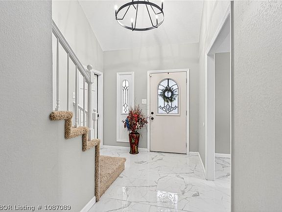 4th image of 8901 Royal Ridge Dr