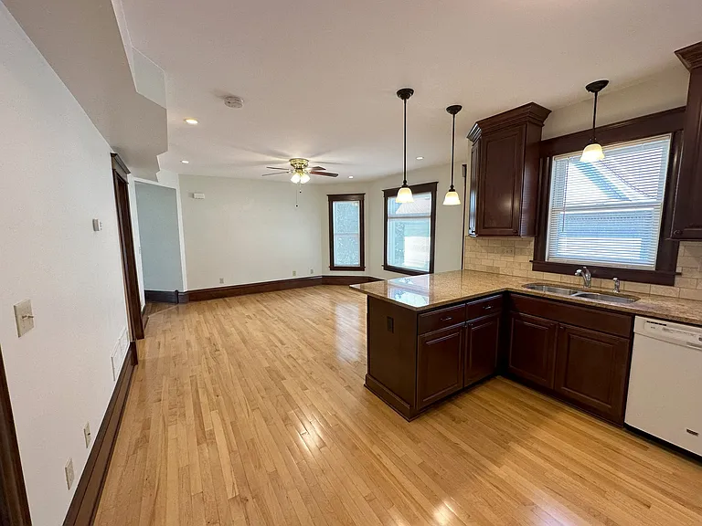 2709 Delaware St SE — Photo 9