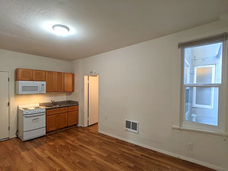 2109 Kala Bagai Way — Photo 9