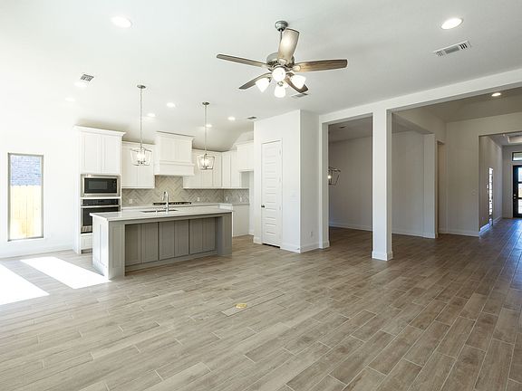 3rd image of 116 White Creek Ln