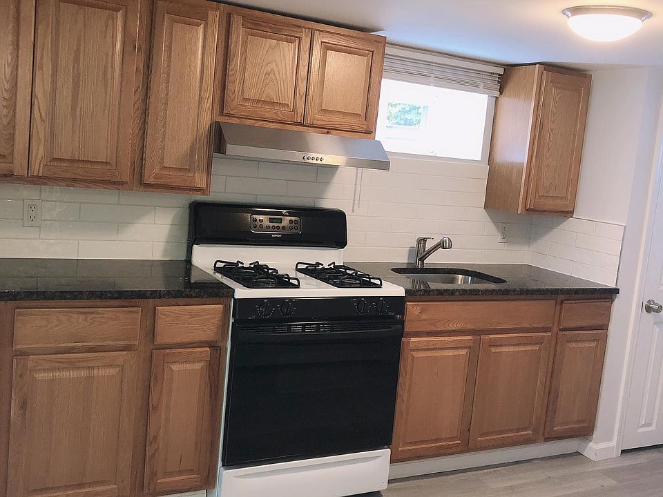 1st image of 372 Lucille Ave