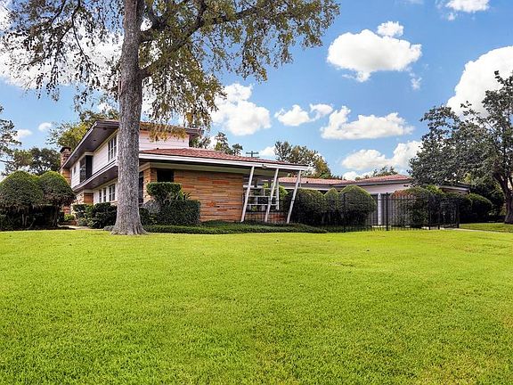 4th image of 3602 Parkwood Dr