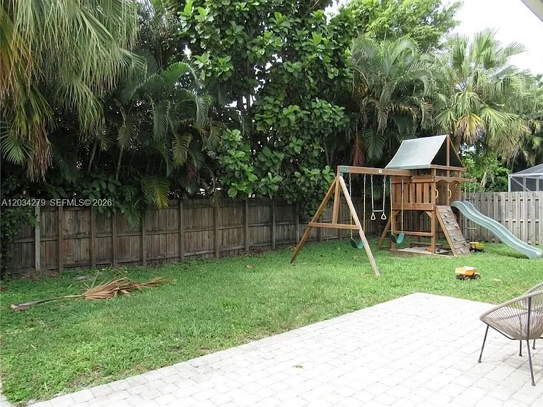 10255 Guatemala St — Photo 24