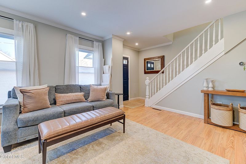 4th image of 50 Lewis Street