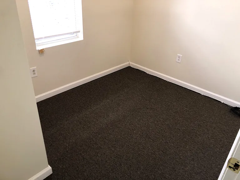 1323 N Allison St — Photo 28