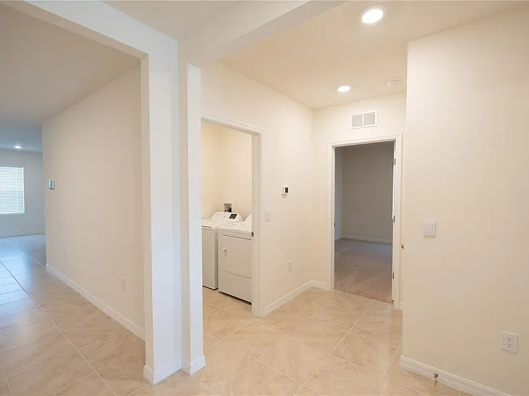 444 Taylor Groves Dr — Photo 38