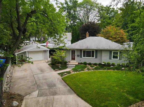 8 E Campbell Ct, Midland, MI 48642