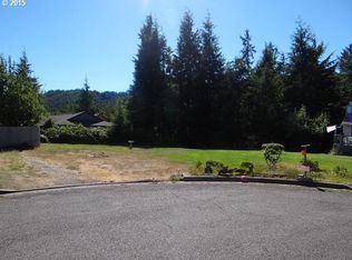 448 Camellia Ct, Reedsport, OR 97467