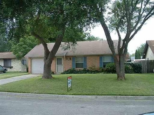 1st image of 105 SANDY OAKS