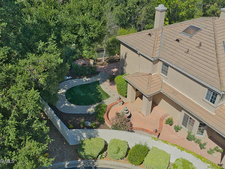 Cherry Creek Cir — Photo 2