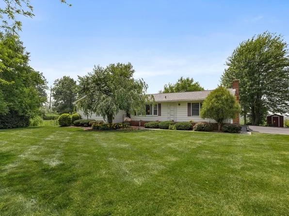 1032 Crestview Dr, Crestline, OH 44827