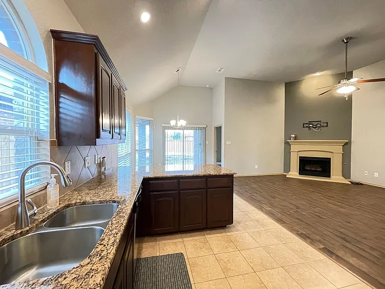 2361 Half Moon Bay Ln — Photo 4