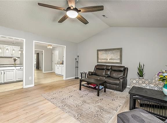 5th image of 133 Penstomen Blvd #15