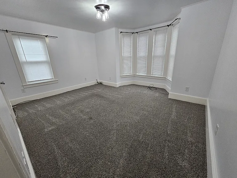 12 Maple St #B — Photo 9