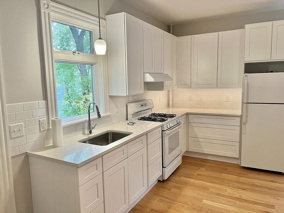 Kitchen 3.