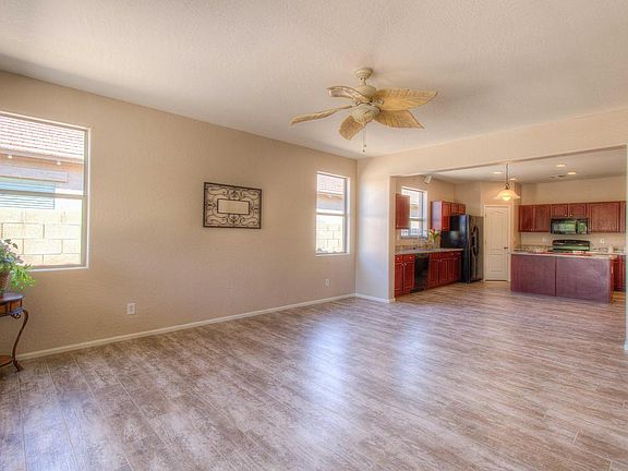 5th image of 41120 W Thornberry Ln