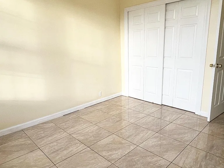 25-27 46th St #2F — Photo 3