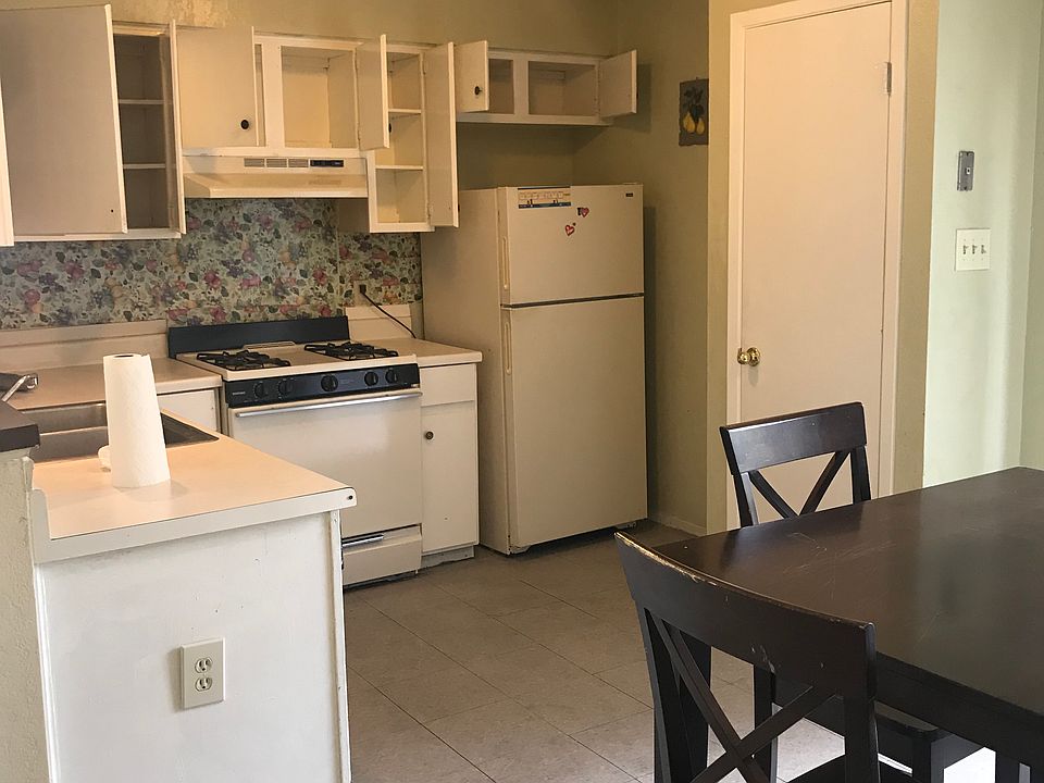 Kitchen dining
