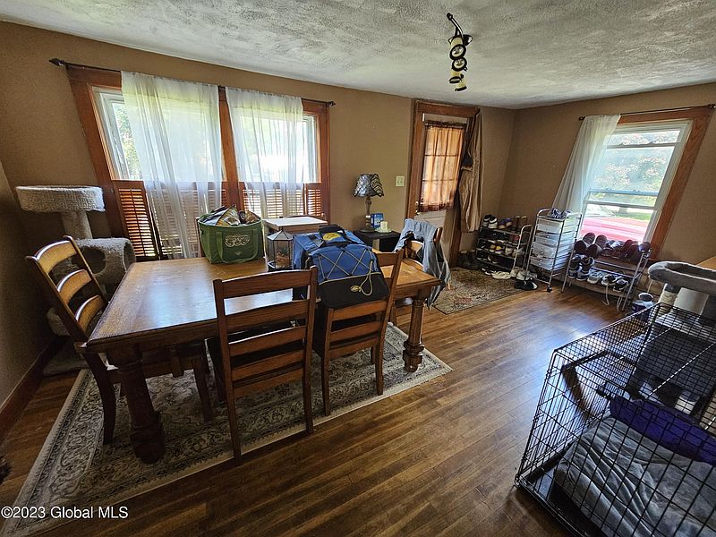 3rd image of 206 2nd Avenue