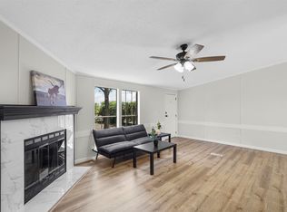 459 Old Church Rd, Waxahachie, TX 75165