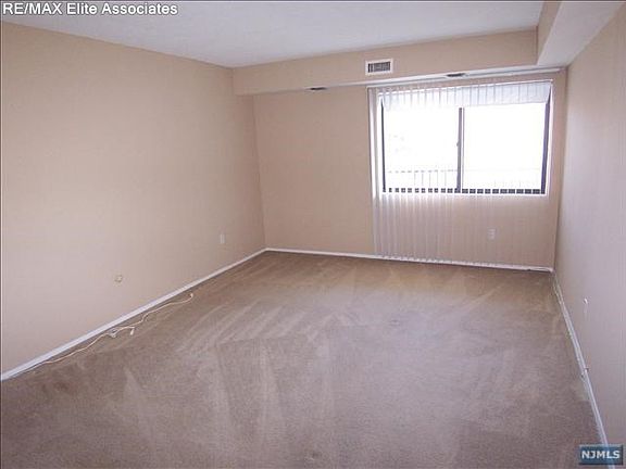 5th image of 521 Piermont Ave APT 427A