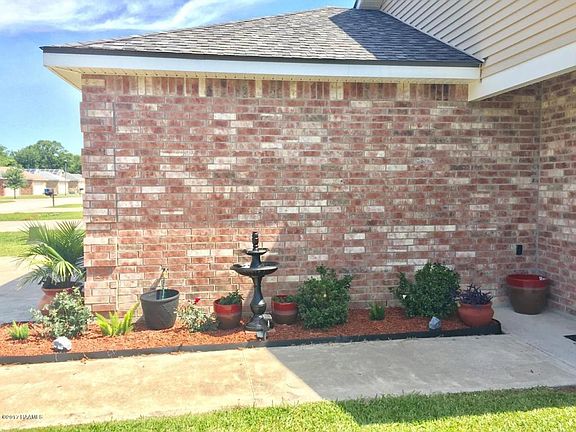 4th image of 207 Bottle Brush Ln