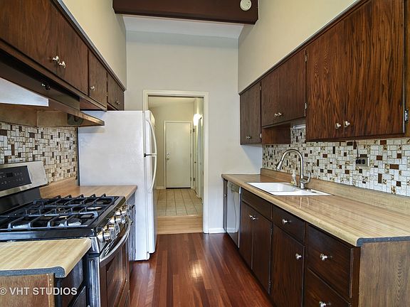 4th image of 456 N Benton St