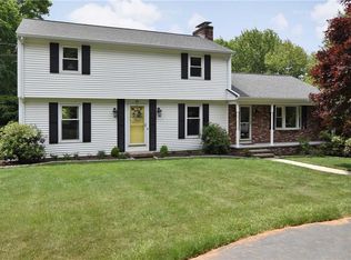 26 High View Dr, Smithfield, RI 02917