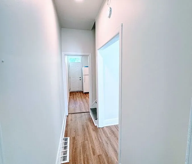 2738 W Oakdale St — Photo 5