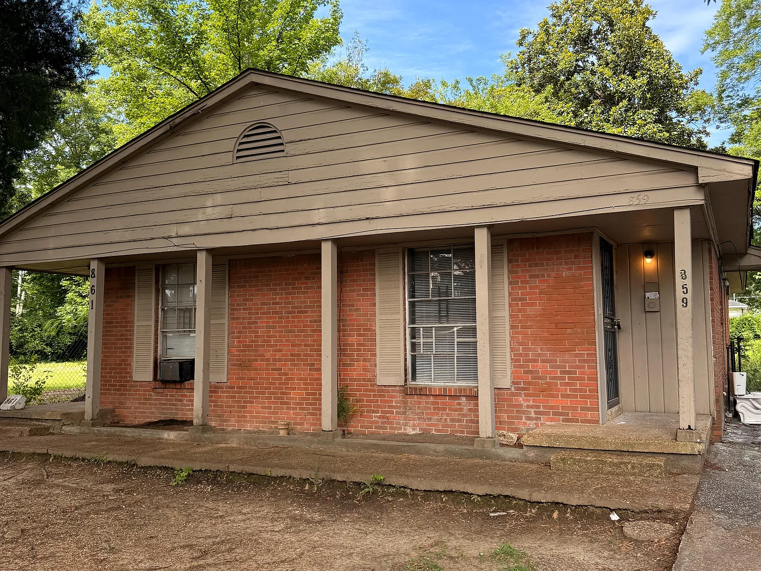 2 bed, 800 sqft, $850 — Photo 1