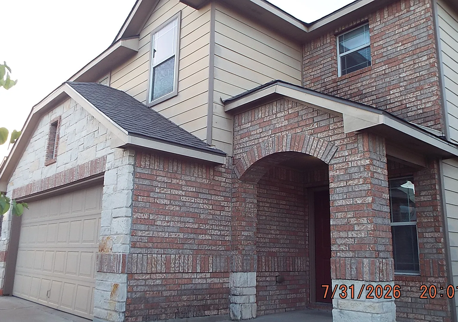 4 bed, 2125 sqft, $2,195 — Photo 1