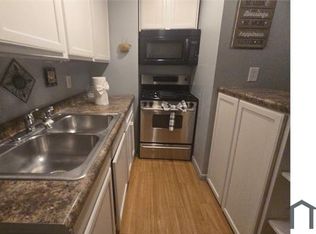 415 Ford St #1W, Rockford, IL 61104