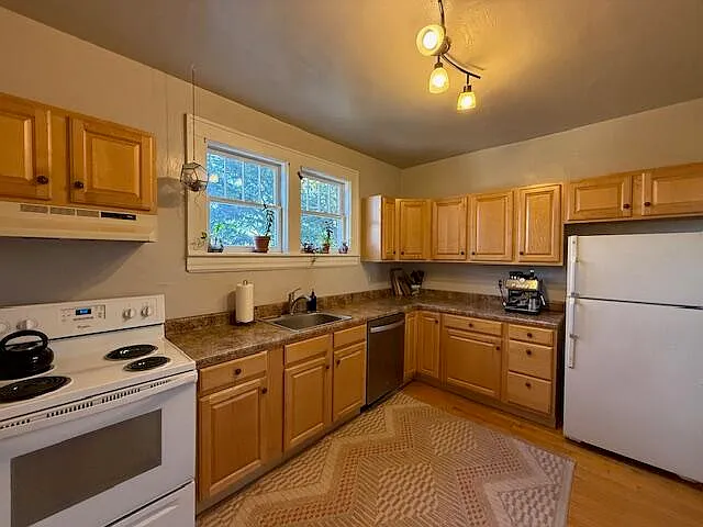 715 Ferdinand Ave SW — Photo 17