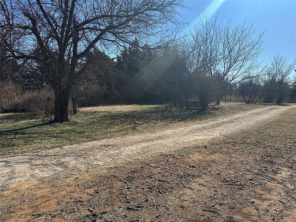2nd image of 10001 S Post Rd