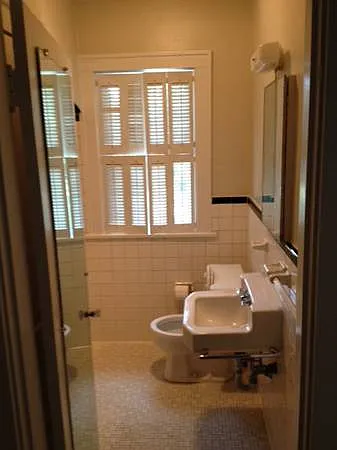1724 Crump Ave — Photo 11
