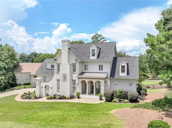 3308 Stonybrook Ln, Opelika, AL 36801