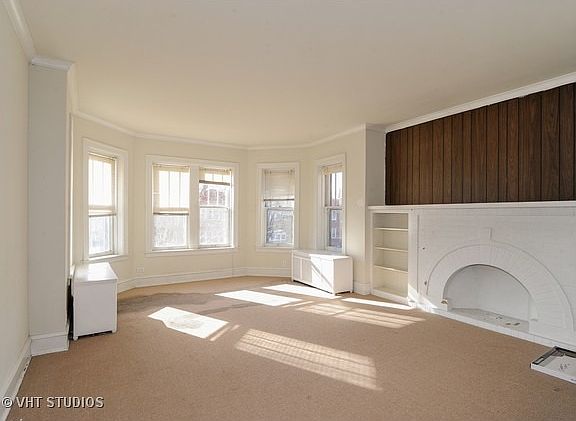 3rd image of 6021 N Claremont Ave