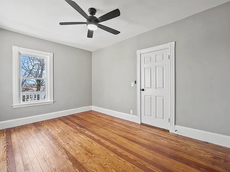 18 Lyon St #3 — Photo 11