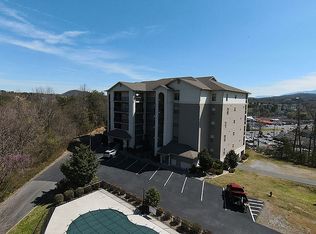 215 Mayes Rd APT 131, Pigeon Forge, TN 37863