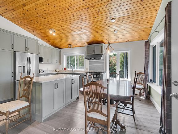 5th image of 1435 Falkenburg Rd