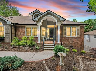 124 Jenny Lind Dr, Hendersonville, NC 28791