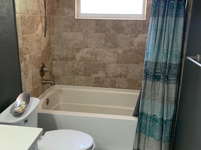 4864 Lincoln Rd — Photo 7