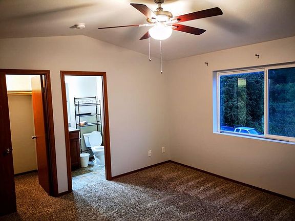 4th image of 8612 9th Ave E