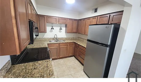 1702 W Tuckey Ln #215