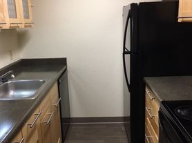 Hilltop Court Apartments