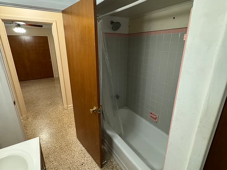 5353 Annunciation St #B — Photo 11
