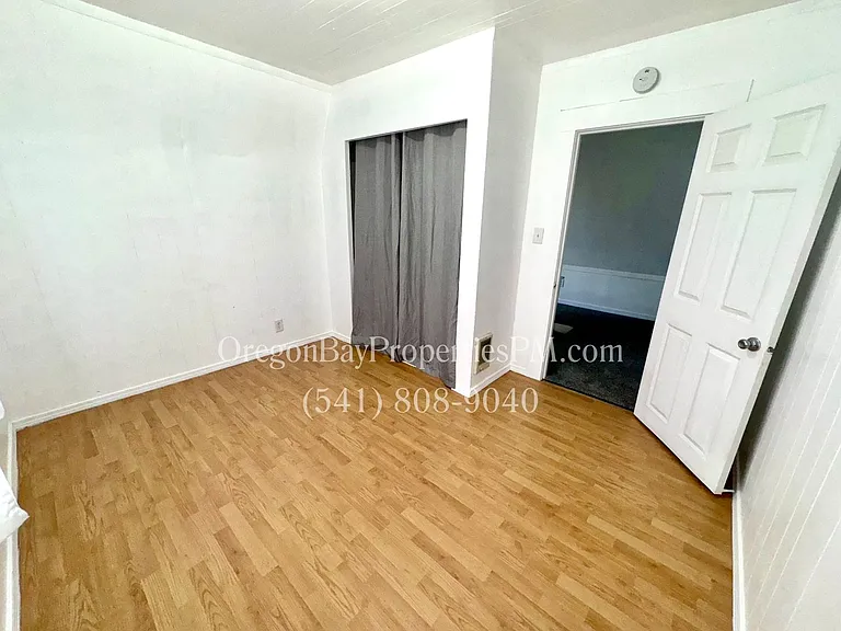 1596 McPherson St — Photo 15