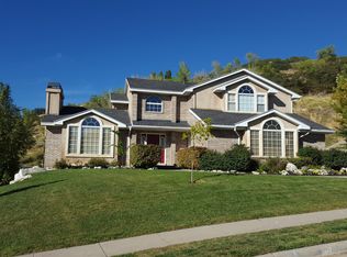 2153 N Rolling Hills Dr, Centerville, UT 84014