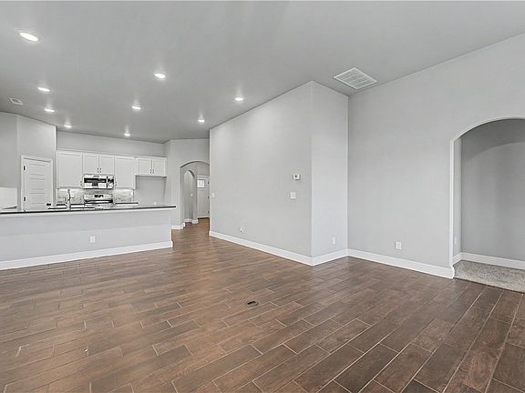 2nd image of 5903 NW Silas St